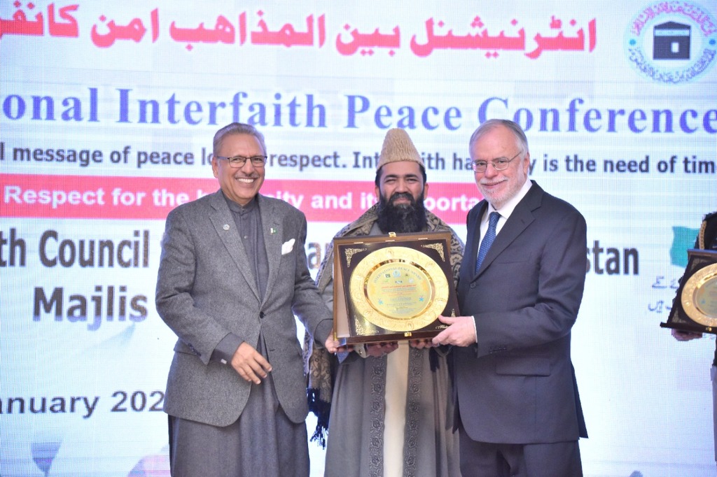 “El veritable creient té el coratge de la pau”. La Conferència Interreligiosa per la Pau d'Islamabad reconeix la tasca d'Andrea Riccardi pel diàleg entre religions